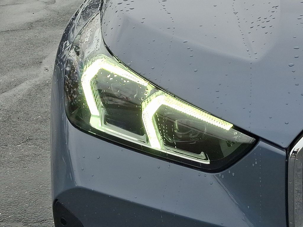 Thumbnail: 2023 BMW X1 - 9