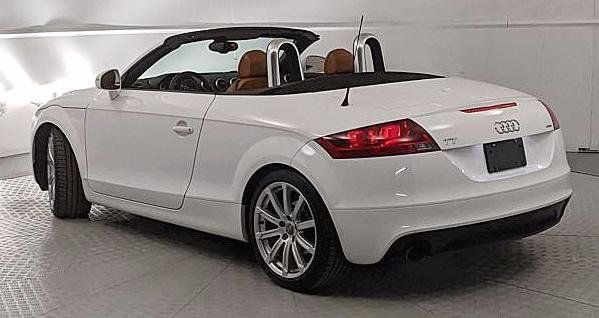 View vehicle photo 4