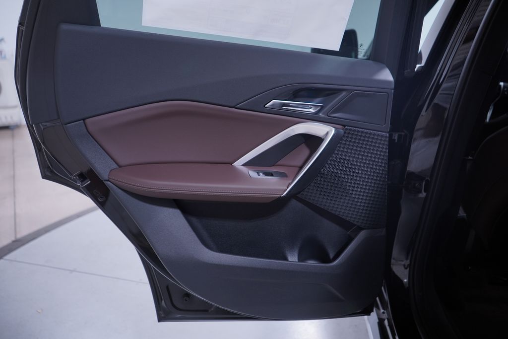 Thumbnail: 2025 BMW X1 - 11