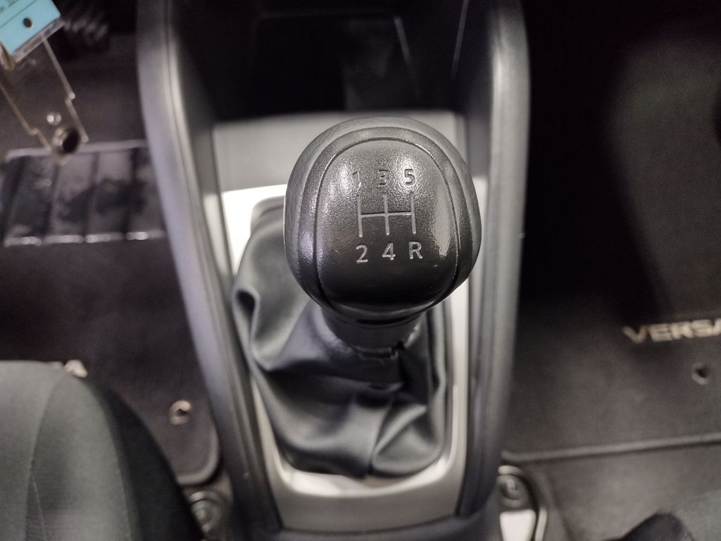 2022 Nissan Versa 1.6 S