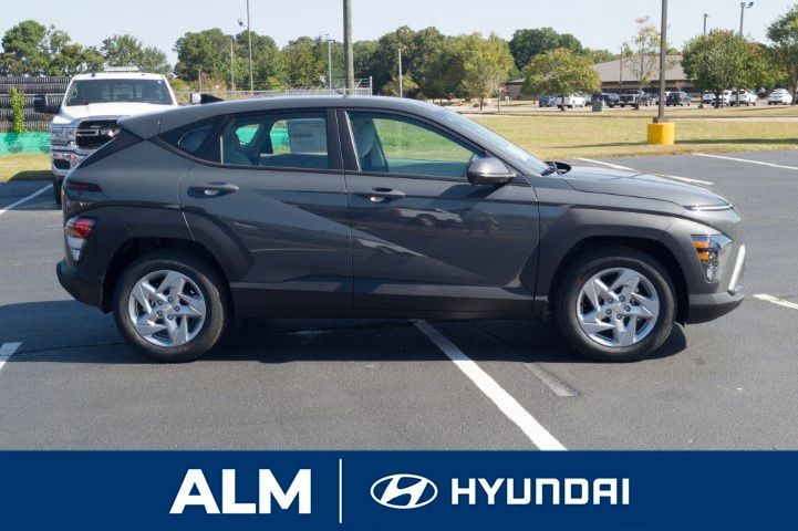 New 2027  Hyundai SE FWD image 5