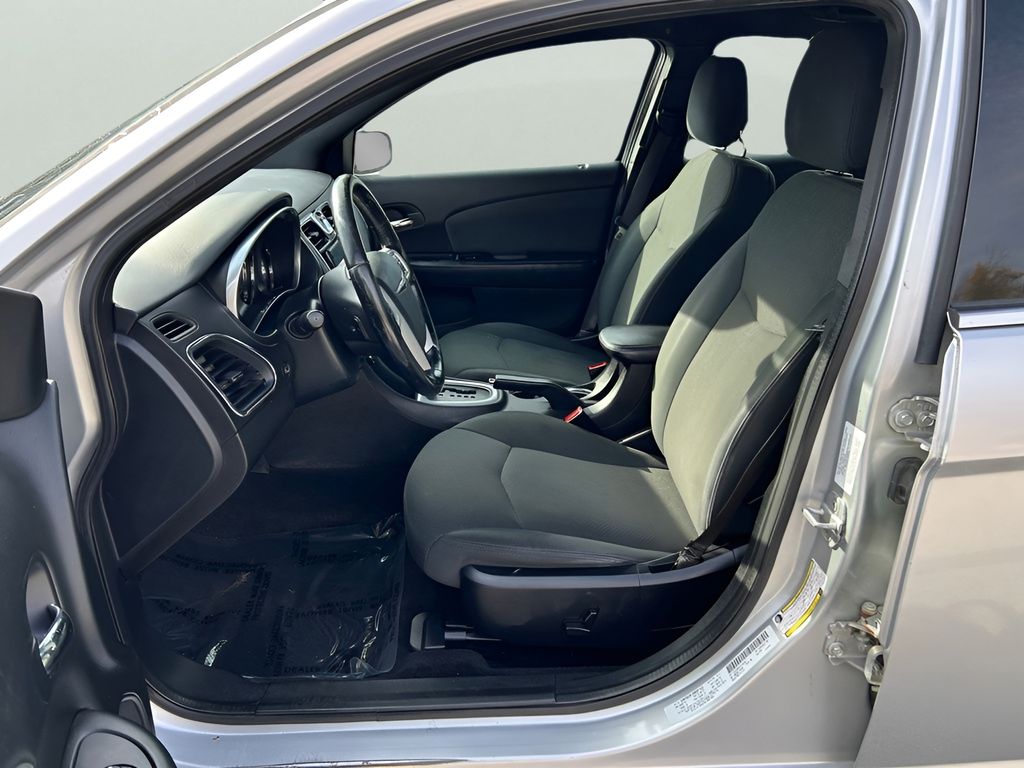 Used 2012 Silver Chrysler Touring image 9