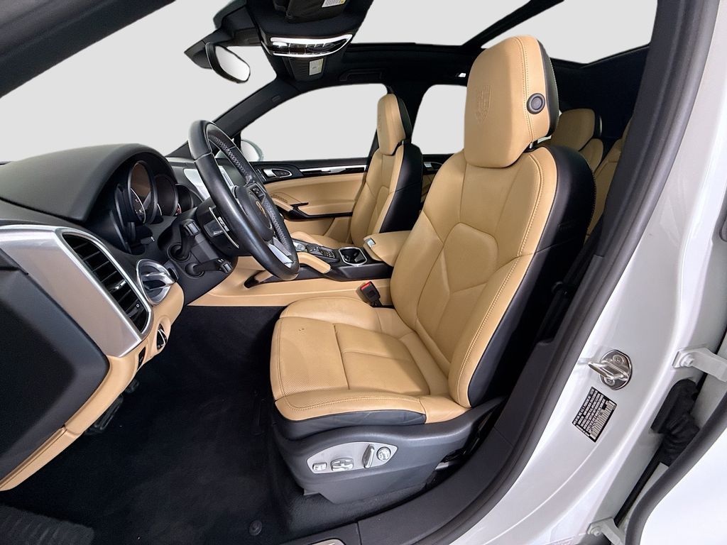 Thumbnail: 2017 Porsche Cayenne - 19