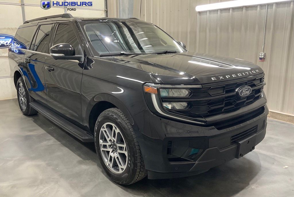 Black Metallic 2025 Ford Expedition SUV / Crossover Four-Wheel Drive Automatic