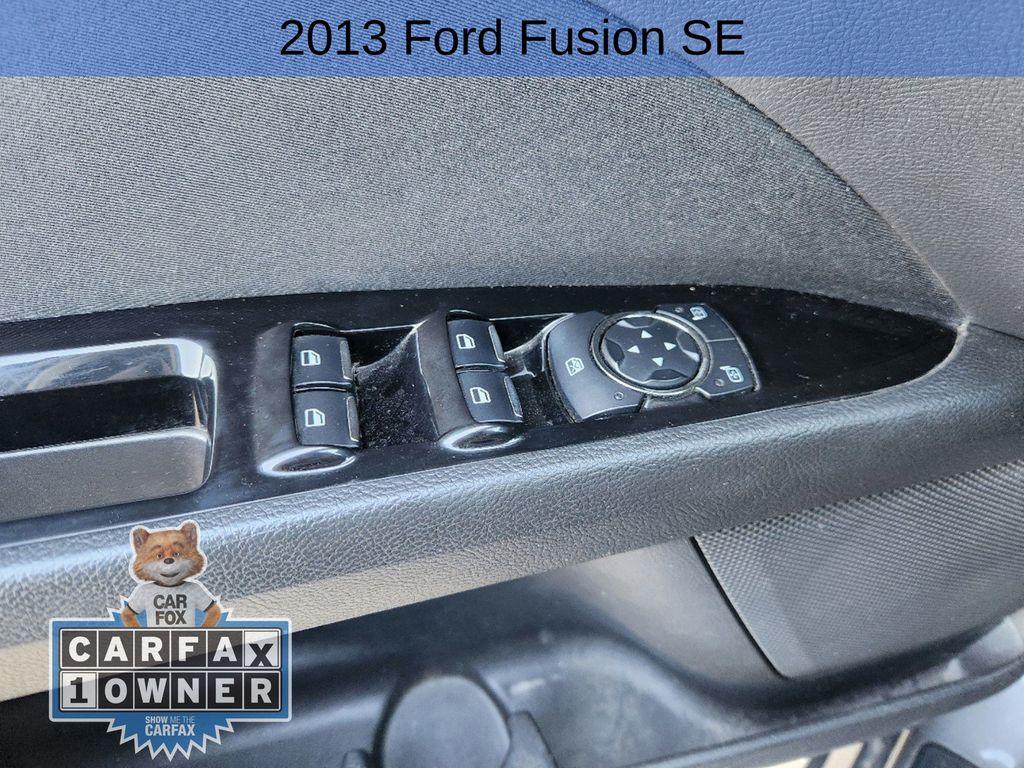 2013 Ford Fusion SE 23