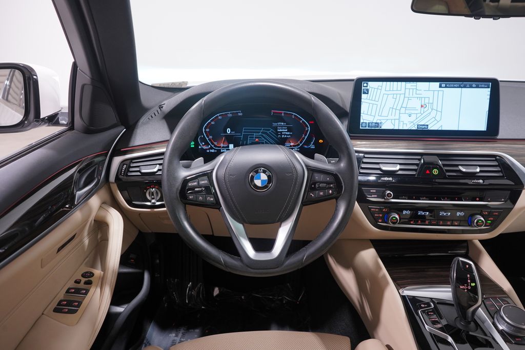 2022 BMW 5 Series 530i 11