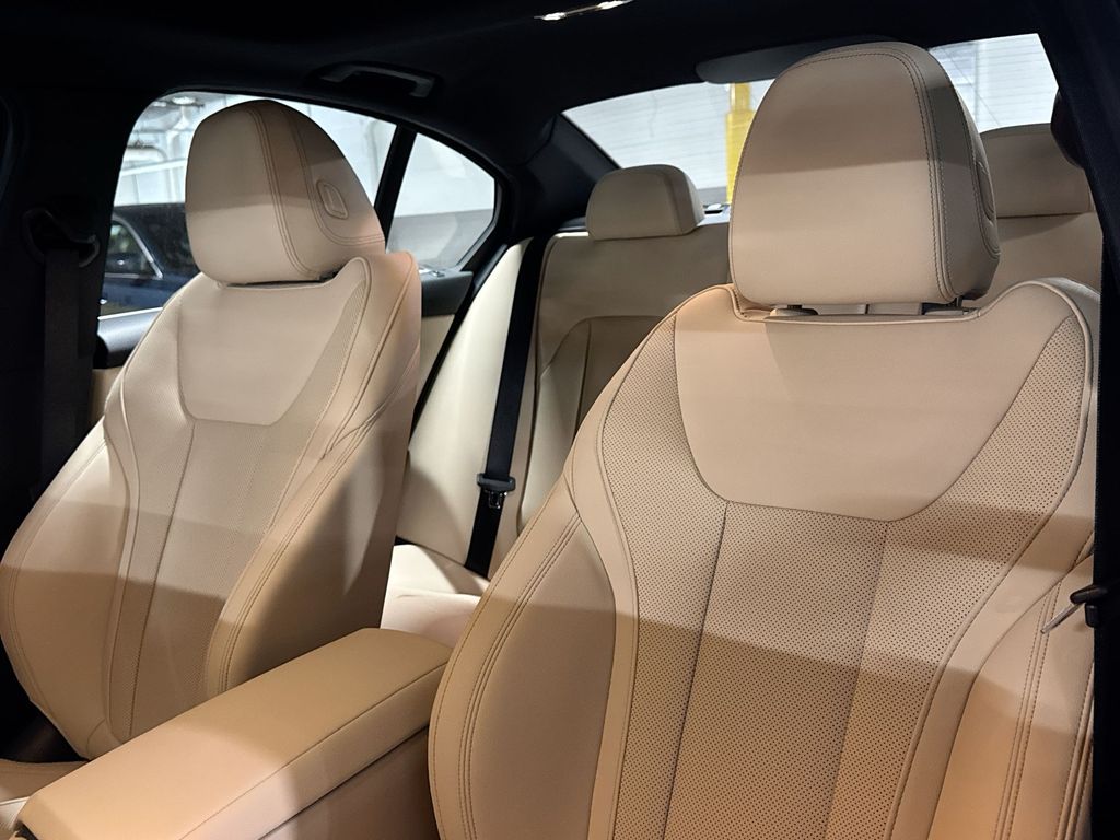 2025 BMW 3 Series 330i xDrive 11