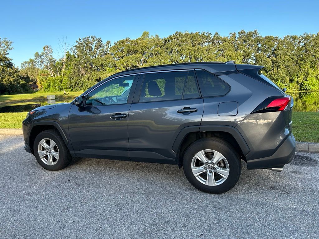 Thumbnail: 2021 Toyota RAV4 - 3