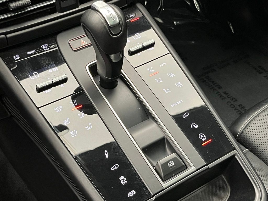 Thumbnail: 2024 Porsche Macan - 17