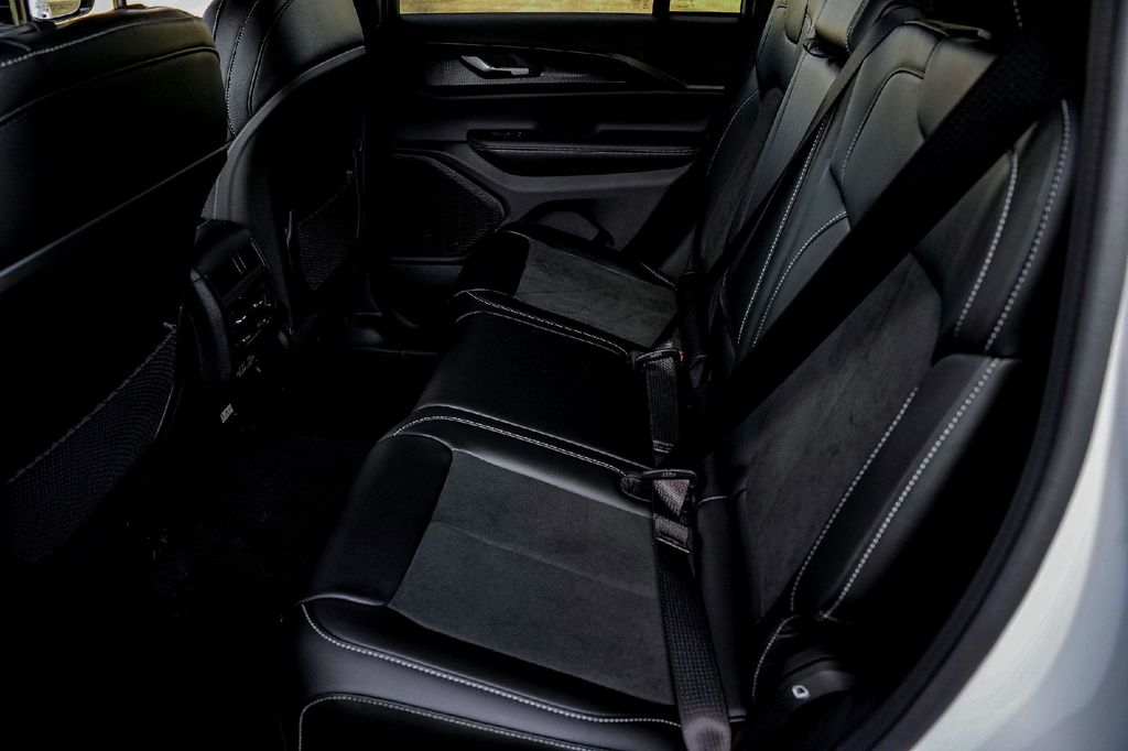 New Car 2025 Jeep Grand Cherokee  Altitude For Sale Under $40,000 In Taylor, Texas