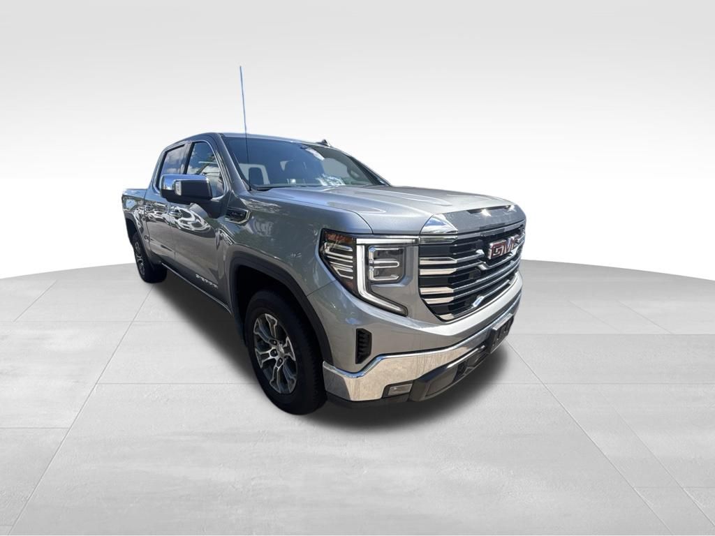 Used 2025 Silver GMC SLT image 10