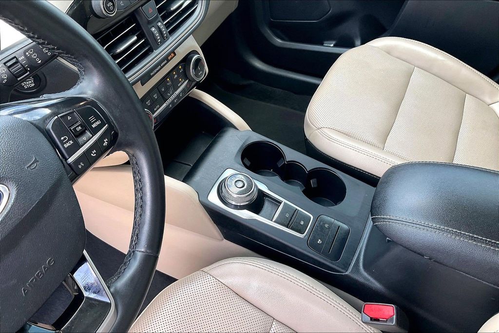 Used 2022 Ford Escape SEL 4D Sport Utility