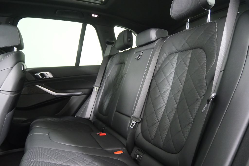 Thumbnail: 2025 BMW X5 - 16