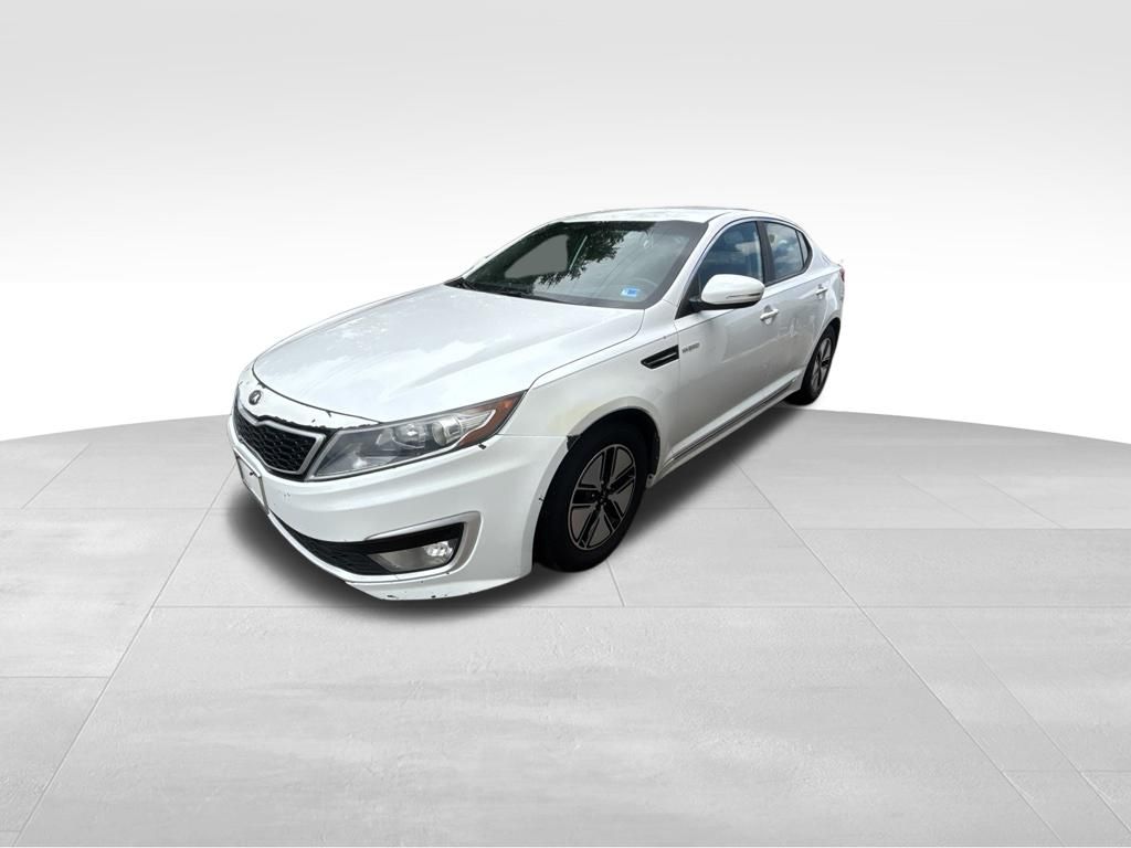 Used 2013 White Kia LX image 2