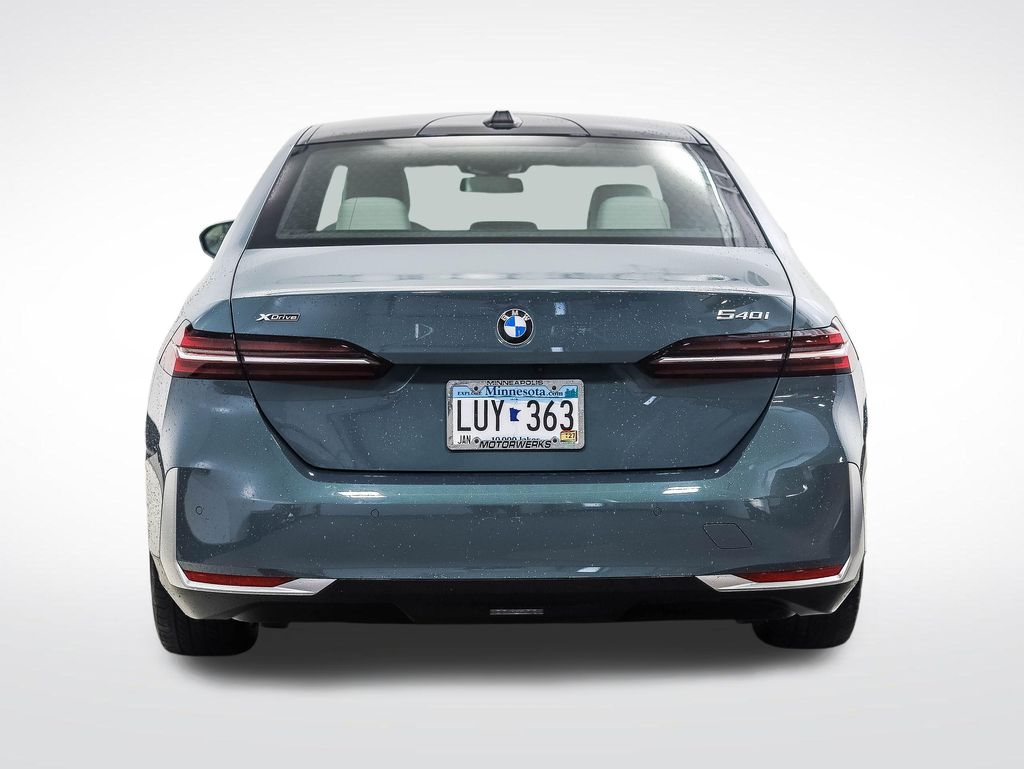 Thumbnail: 2024 BMW 5 Series - 4