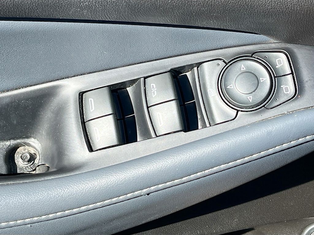 Used 2021 Black Buick Essence image 17
