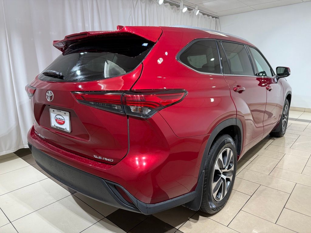 Thumbnail: 2022 Toyota Highlander - 5