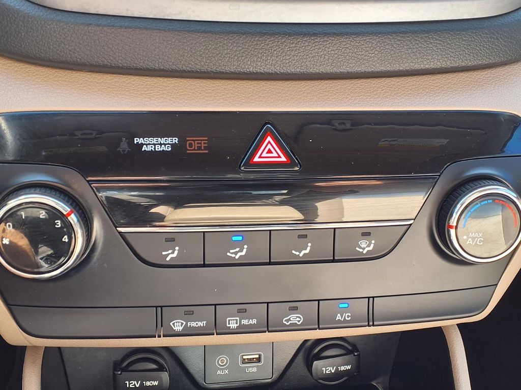 2016 Hyundai Tucson SE White at Baytown Hyundai