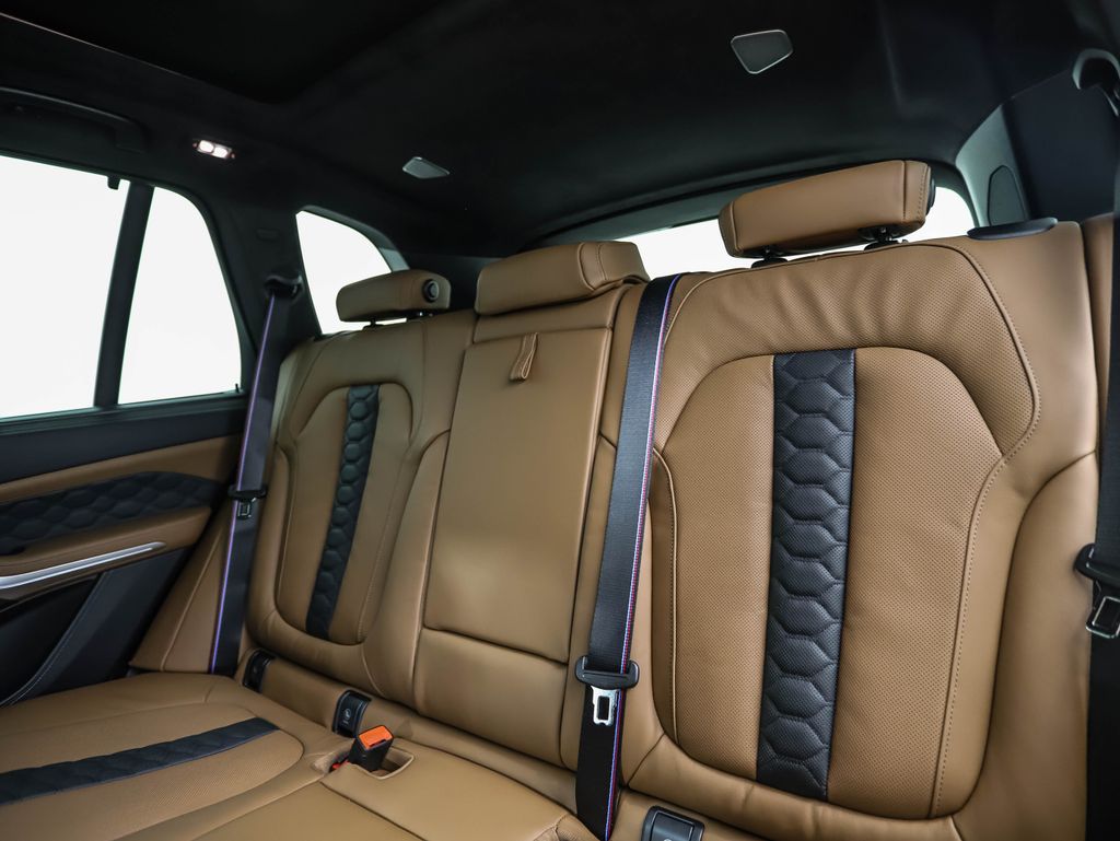 Thumbnail: 2026 BMW X5 - 23