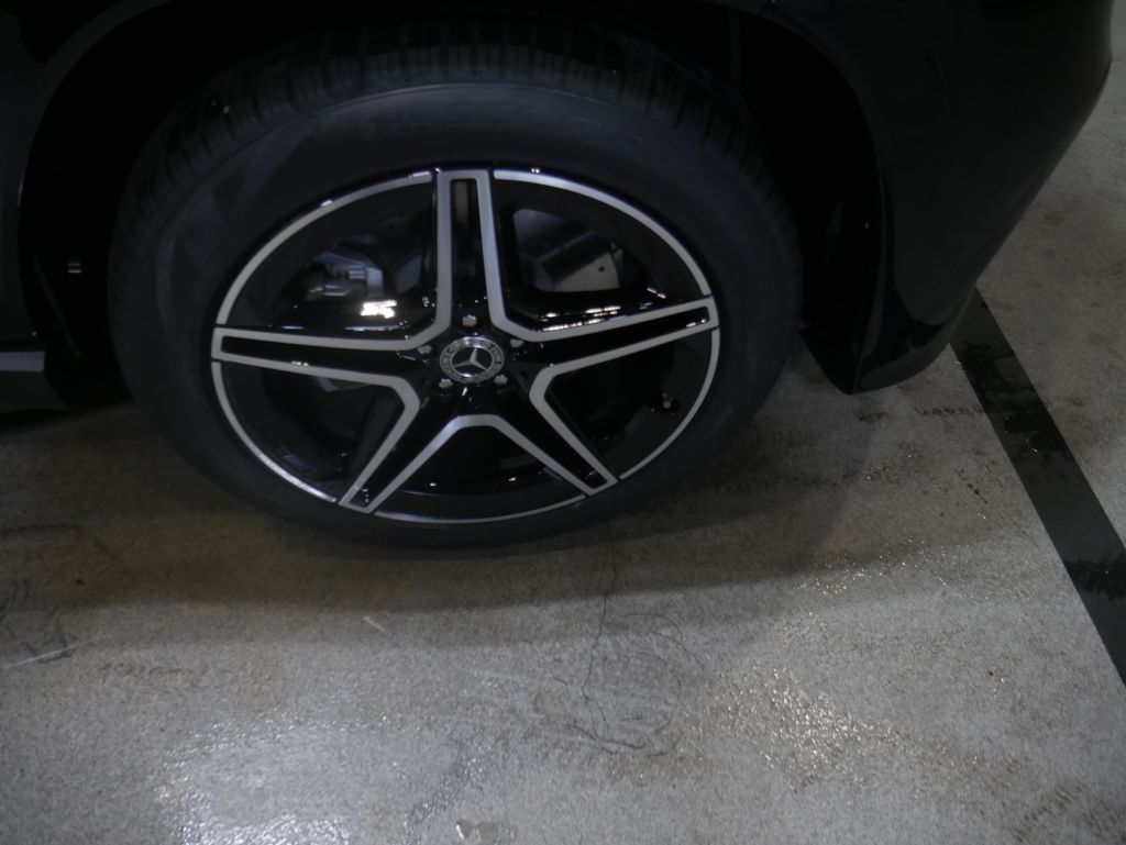 Thumbnail: 2026 Mercedes-Benz GLS - 14