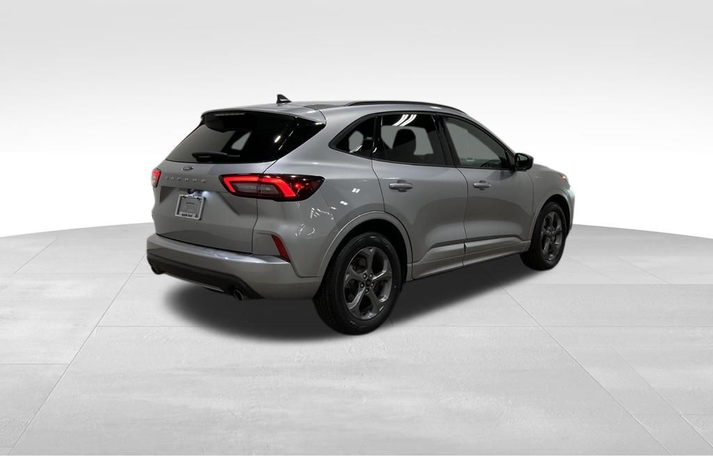 2024 Ford Escape ST-Line photo 2