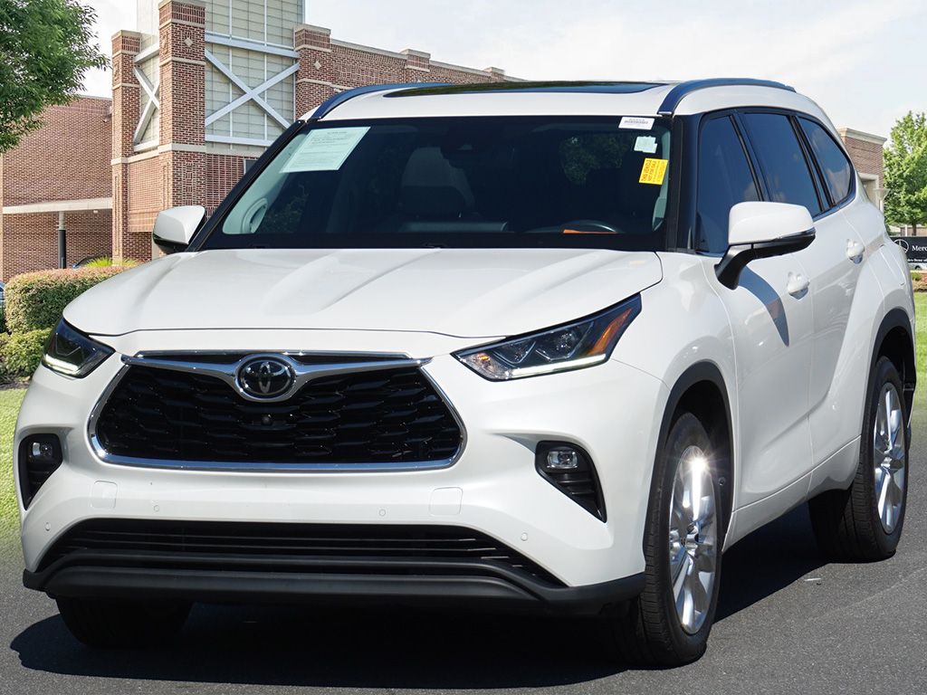 Thumbnail: 2021 Toyota Highlander - 4