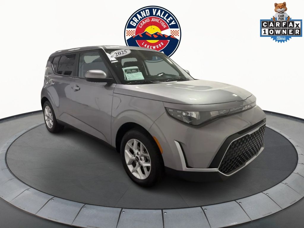 Silver 2025 Kia Soul LX FWD SUV / Crossover Front-Wheel Drive Automatic