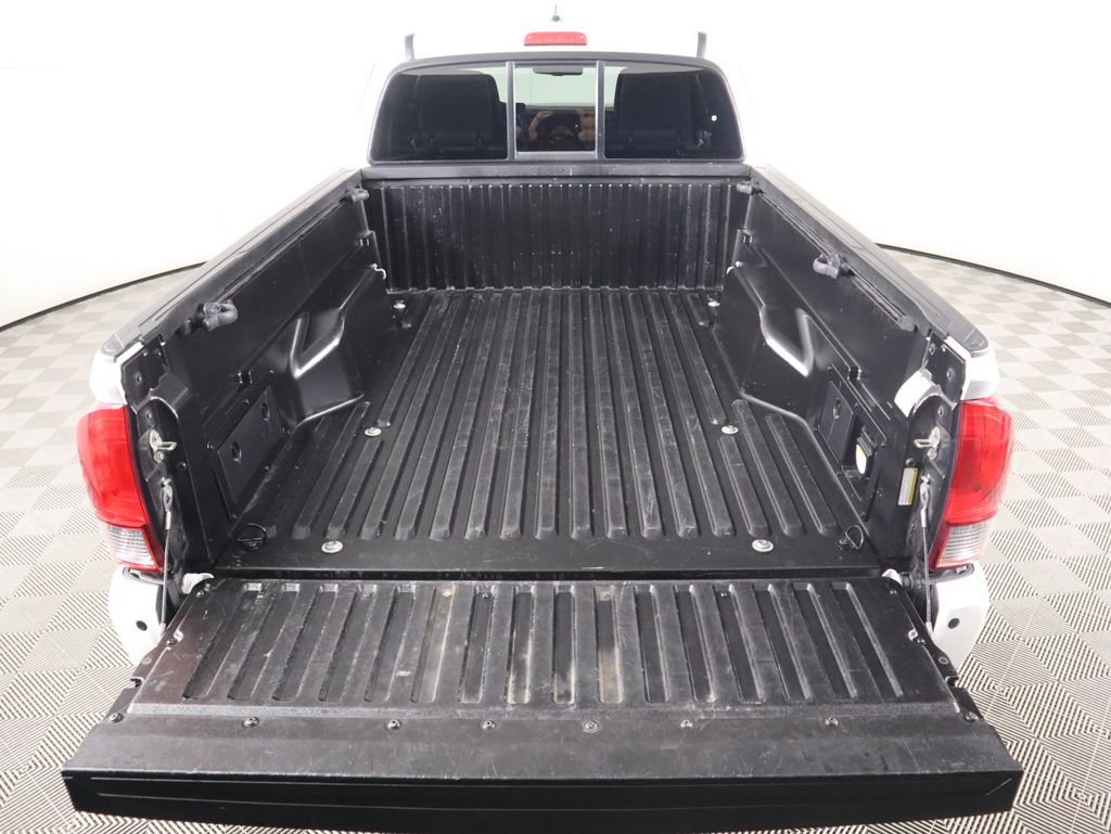 Thumbnail: 2017 Toyota Tacoma - 27