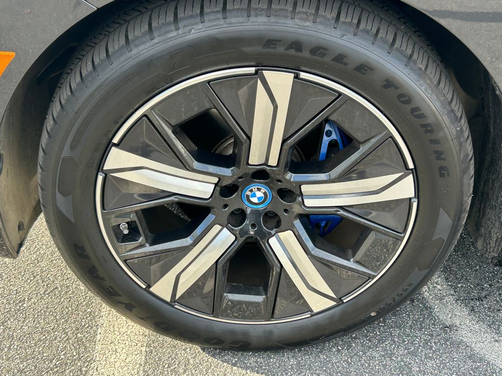 Thumbnail: 2025 BMW iX - 9