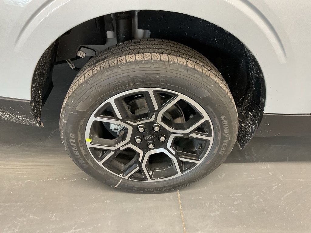 New 2026 White Ford Lariat image 20