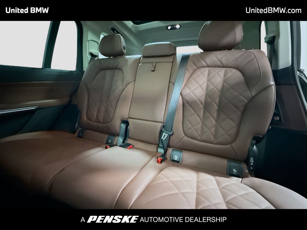 Thumbnail: 2026 BMW X7 - 13