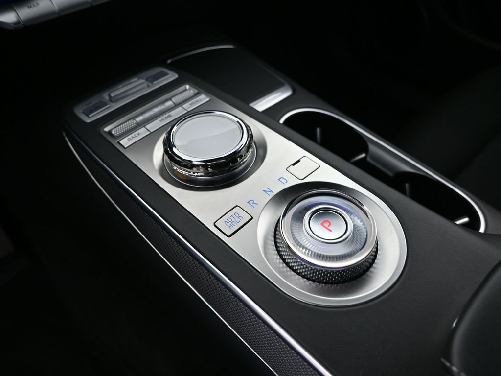 2022 Genesis GV70 2.5T Standard
