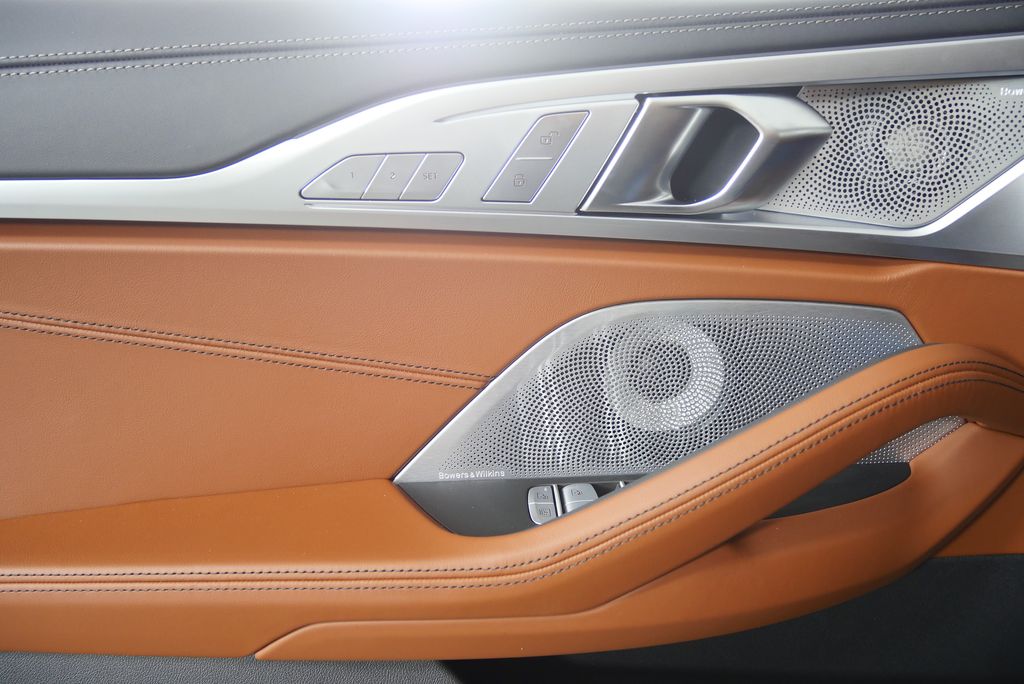Thumbnail: 2026 BMW 8 Series - 10