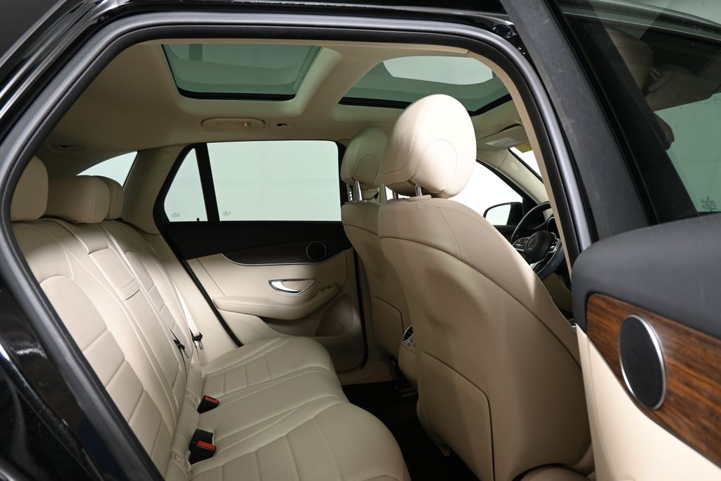 Thumbnail: 2022 Mercedes-Benz GLC - 26