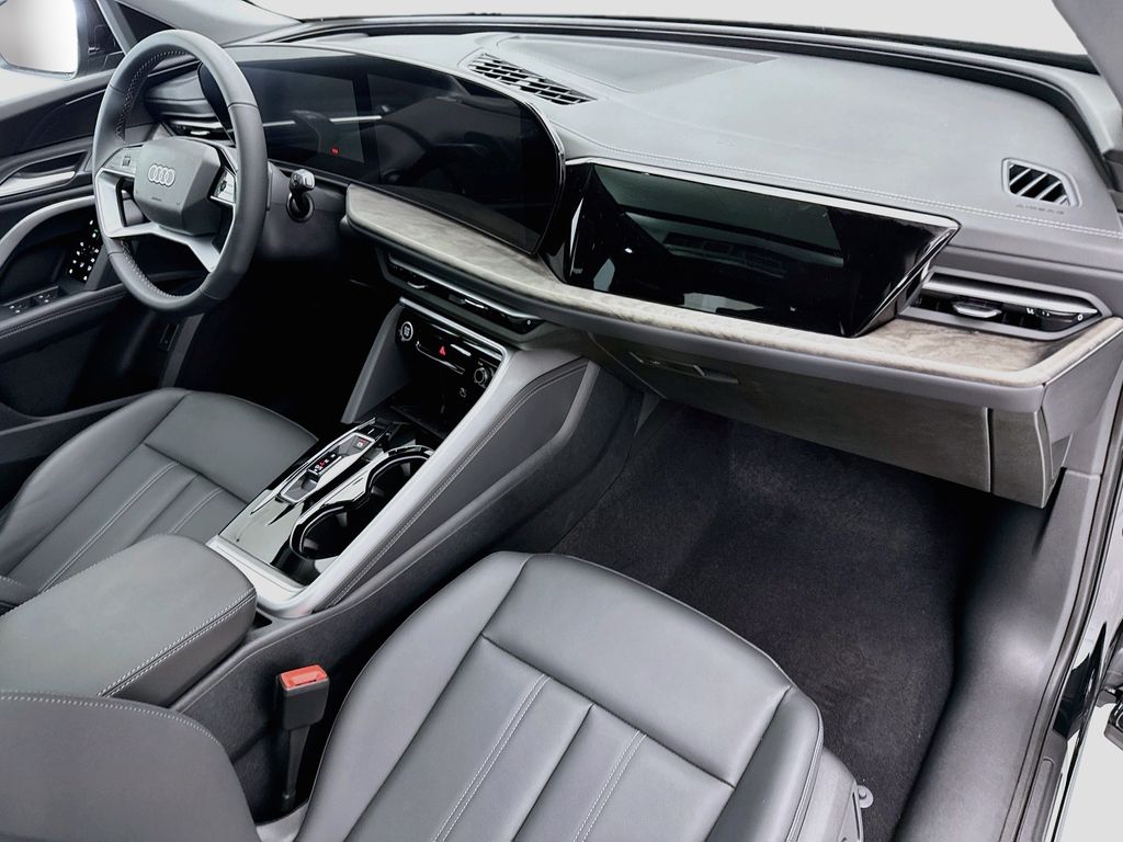 Thumbnail: 2026 Audi Q5 - 17