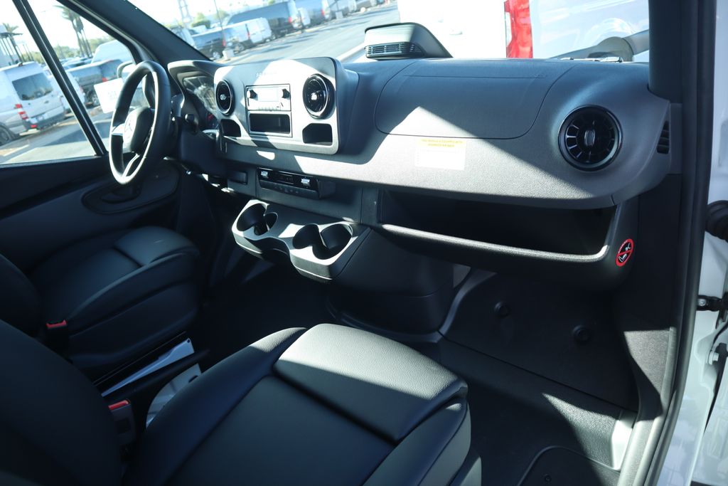 2025 Mercedes-Benz Sprinter 3500 17