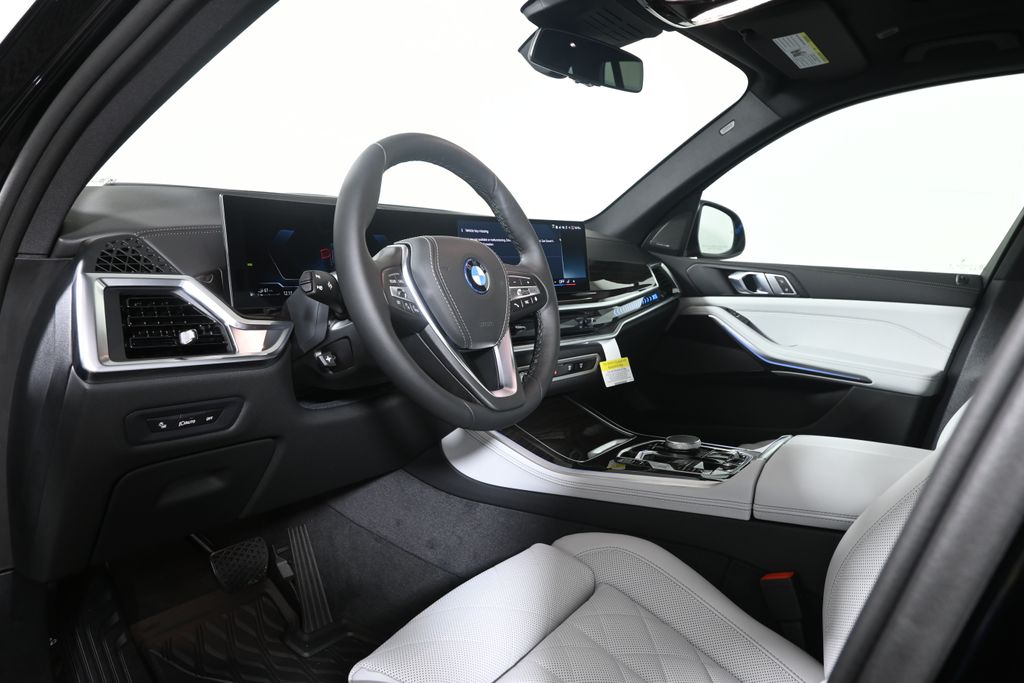 Thumbnail: 2026 BMW X5 - 14