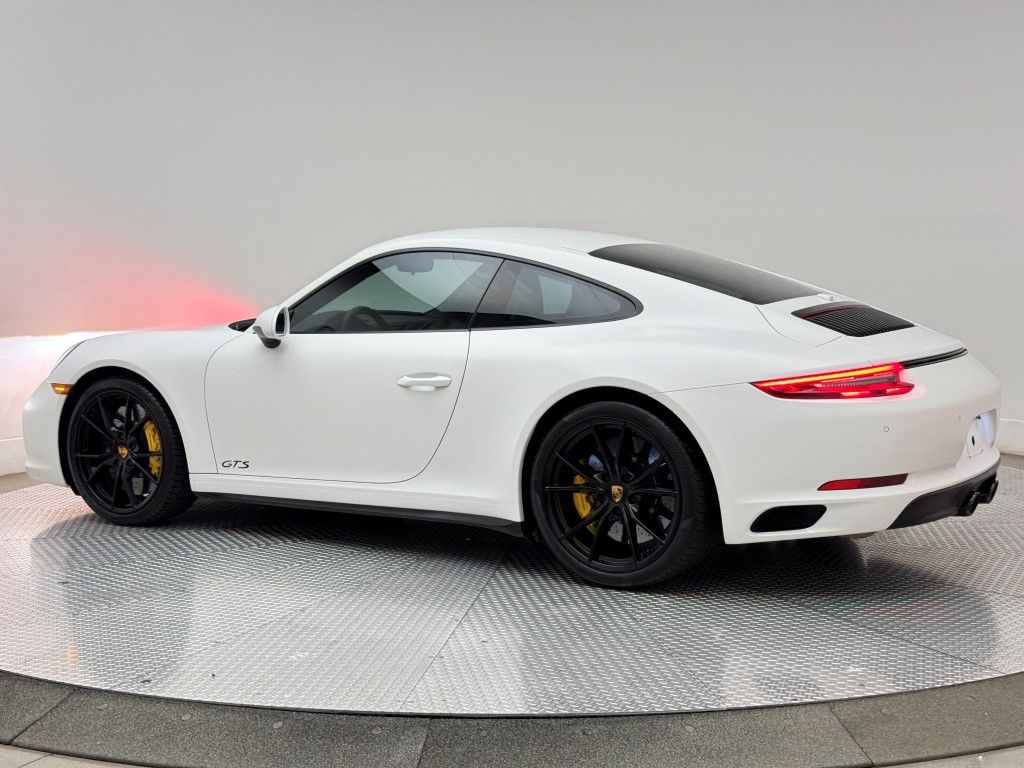 Thumbnail: 2019 Porsche 911 - 11