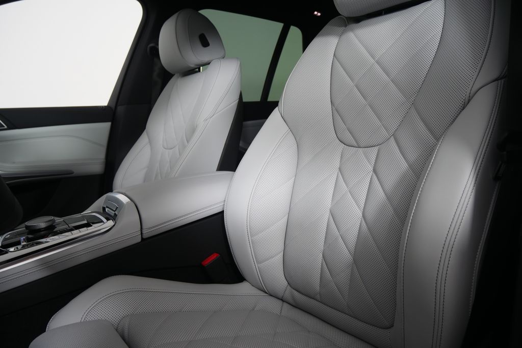2026 BMW X5 xDrive40i 11