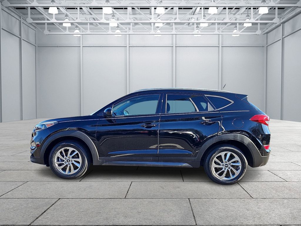 Thumbnail: 2016 Hyundai Tucson - 4