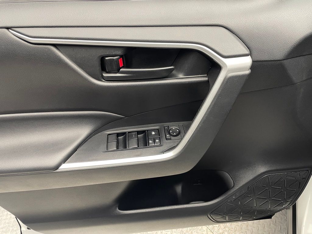 Thumbnail: 2023 Toyota RAV4 - 9