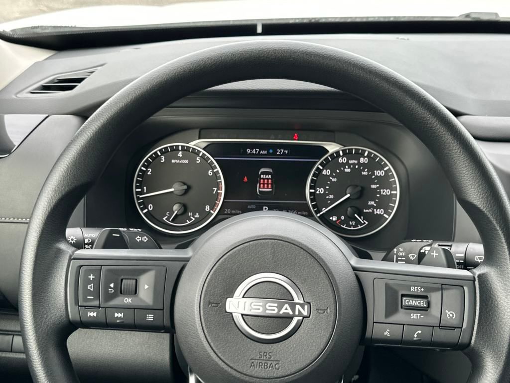 2025 Nissan Pathfinder S photo