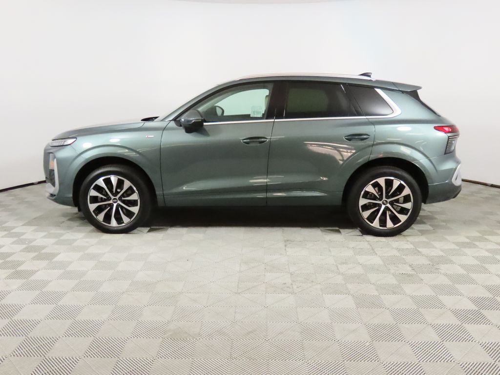 Thumbnail: 2026 Audi Q3 - 2