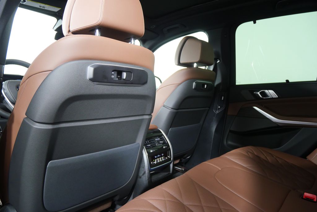 Thumbnail: 2026 BMW X5 - 17