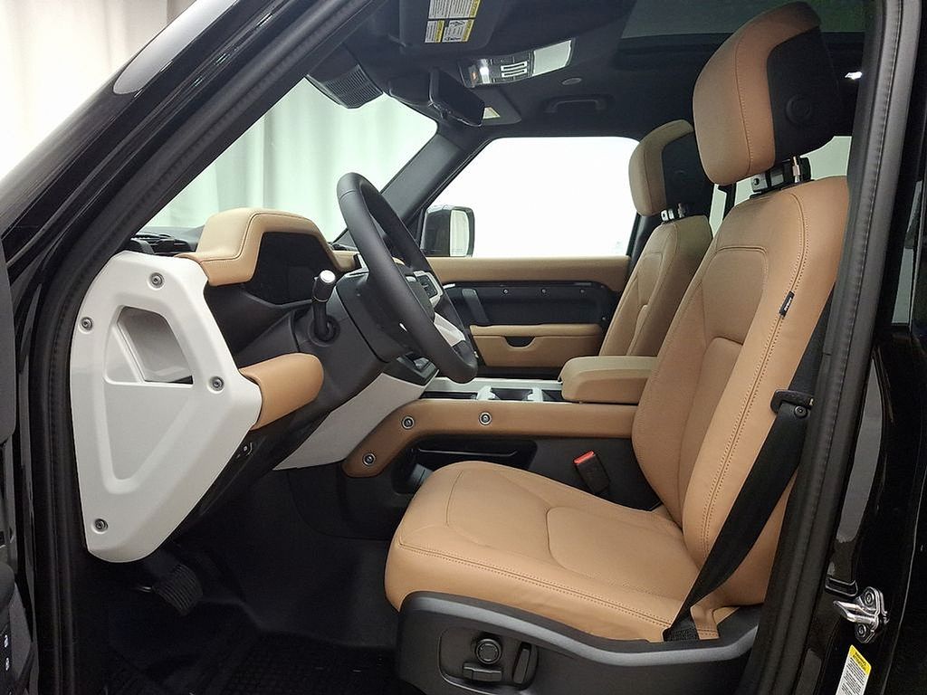 Thumbnail: 2025 Land Rover Defender - 7