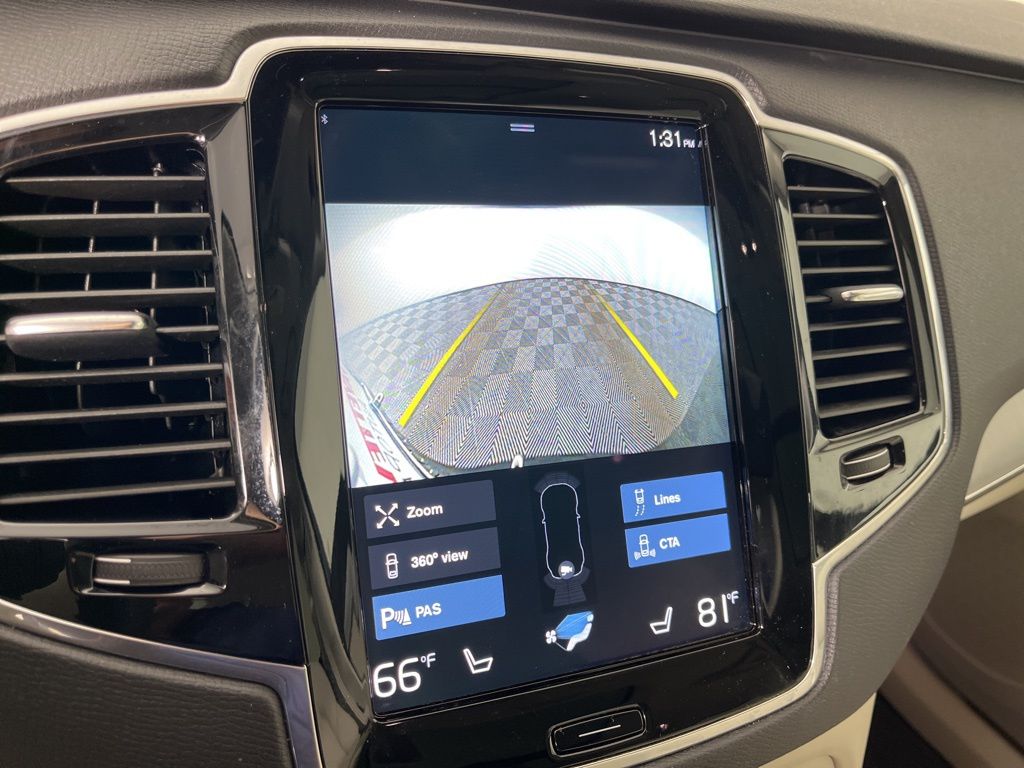 Thumbnail: 2022 Volvo XC90 - 32