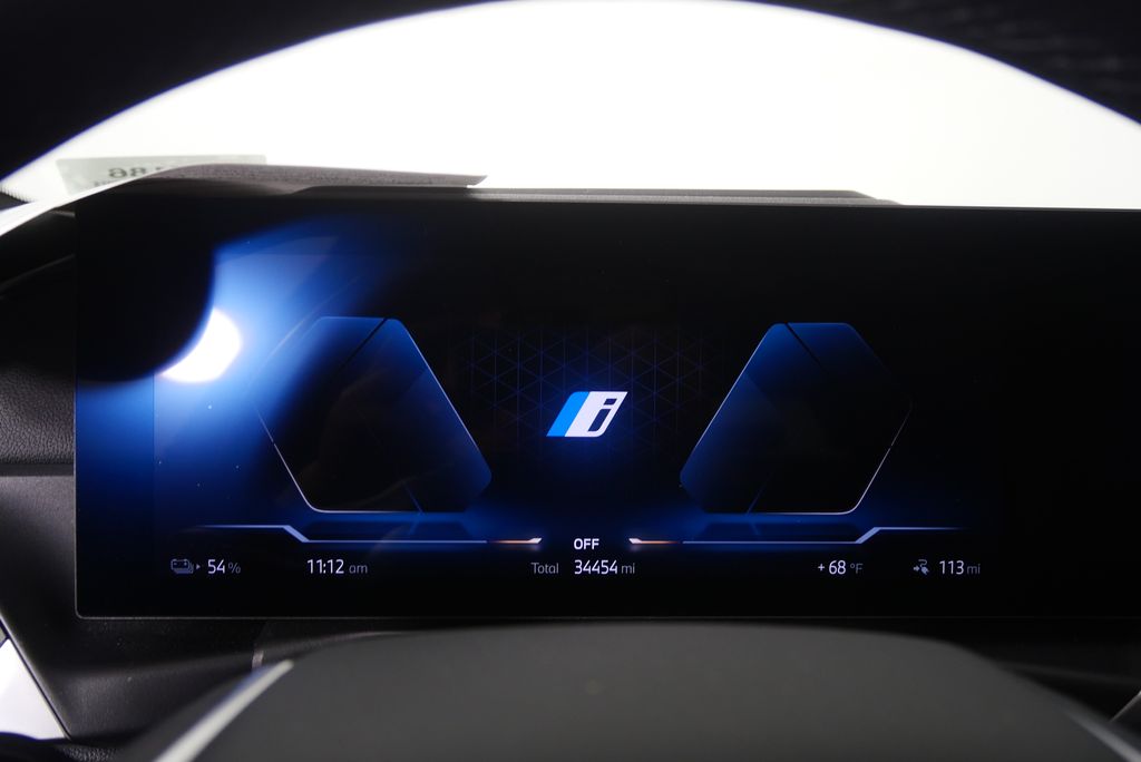 Thumbnail: 2023 BMW i4 - 19