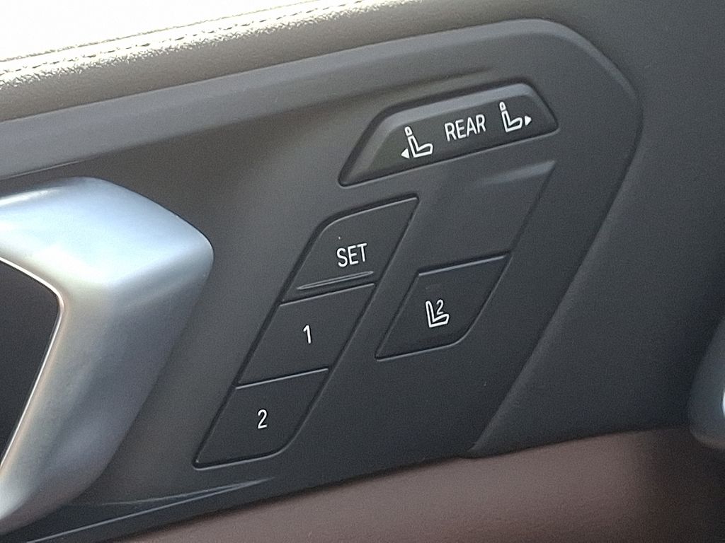 2023 BMW X7 xDrive40i 24