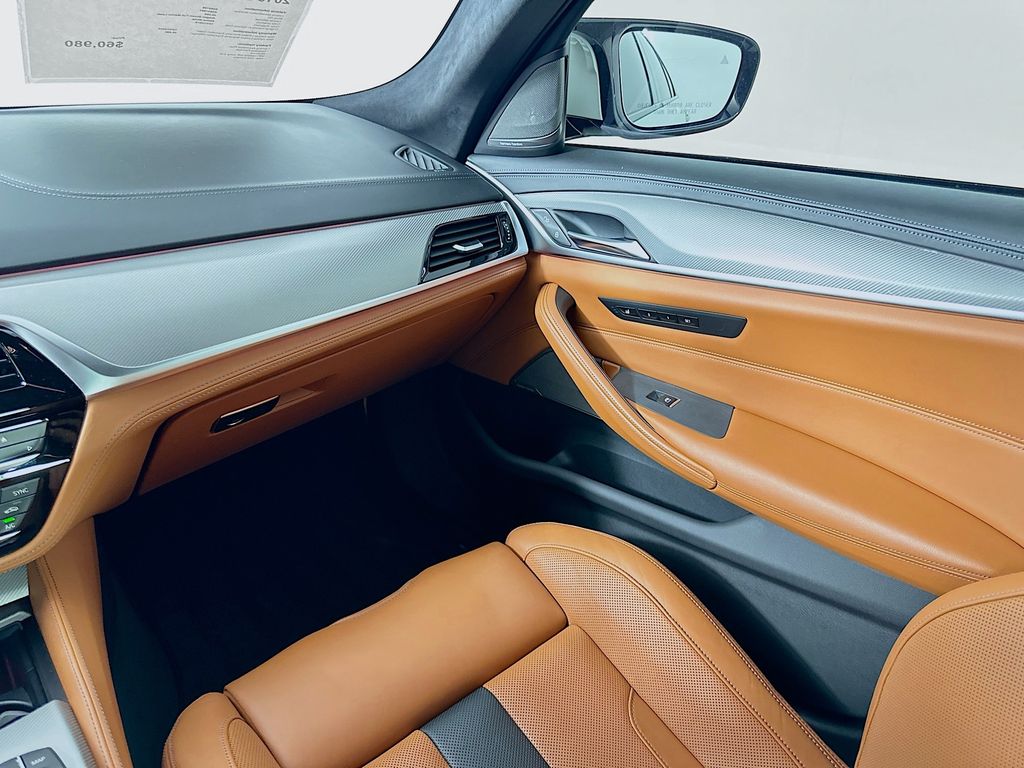 Thumbnail: 2019 BMW M5 - 24