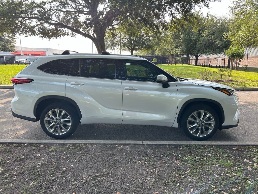 2023 Toyota Highlander Limited 6
